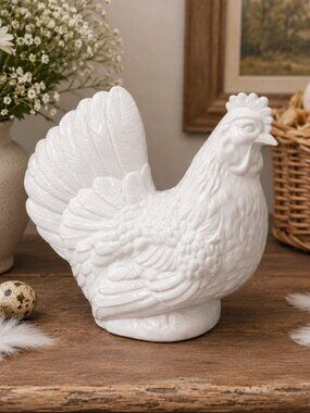 Vintage White Ceramic Rooster / Hen Figurine – Farmhouse Decor